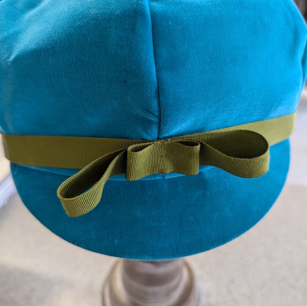 Vintage  Hat 1960 Olive Green Bow Velvet Teal Hat.  Mod style. Union Made